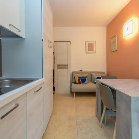 Du Apartment
